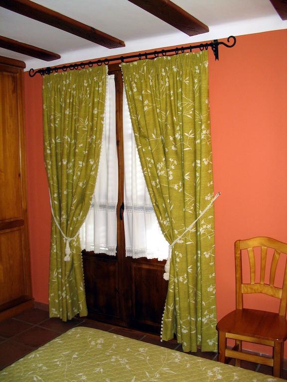 Apartamentos Casa Gallan Sarvisé Habitación foto
