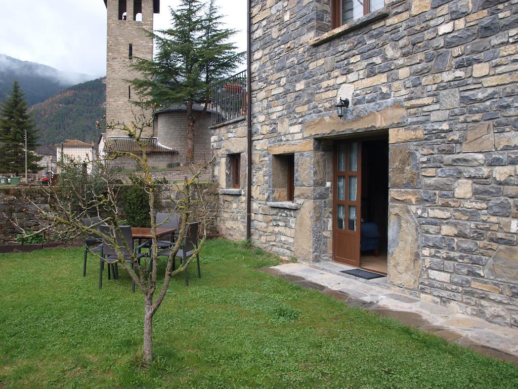 Apartamentos Casa Gallan Sarvisé Habitación foto