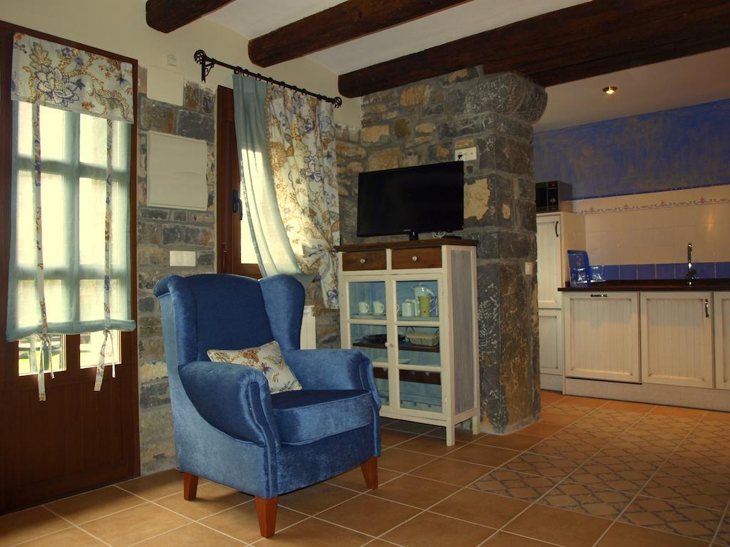 Apartamentos Casa Gallan Sarvisé Habitación foto