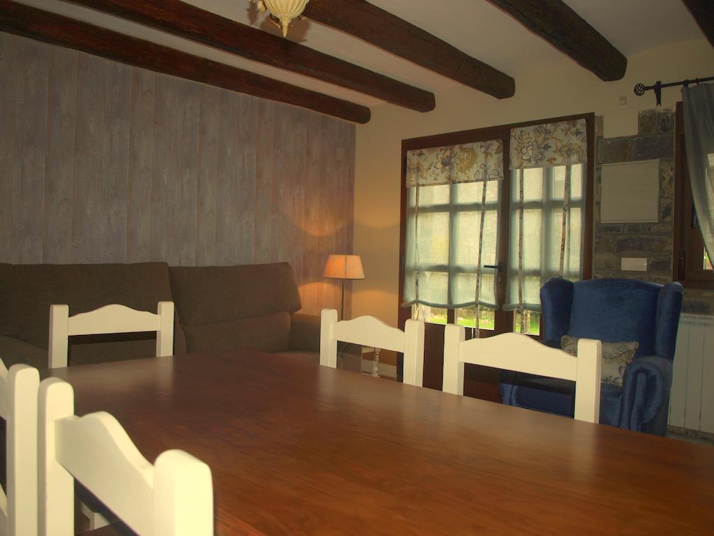 Apartamentos Casa Gallan Sarvisé Habitación foto