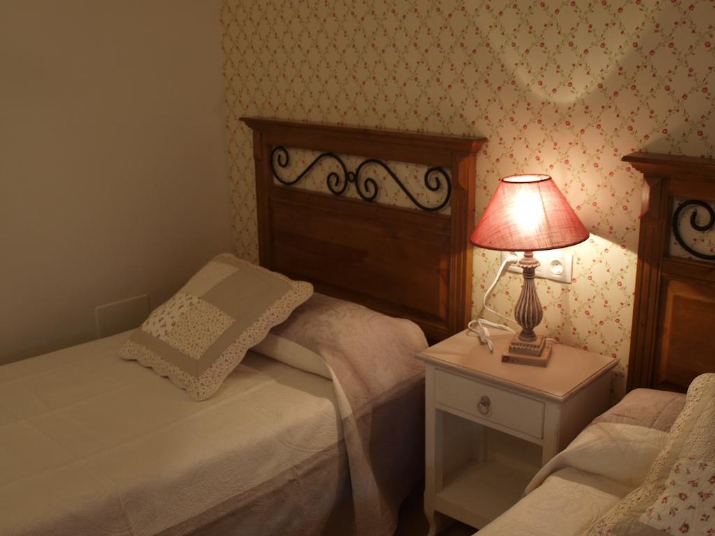 Apartamentos Casa Gallan Sarvisé Habitación foto